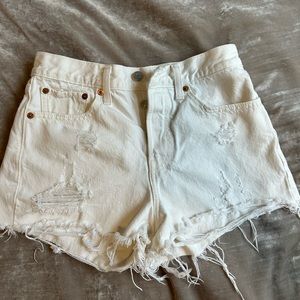 White Levi’s shorts, size 27